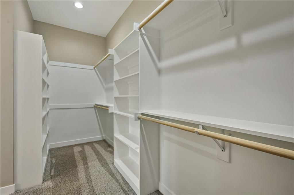 Photo 20 of 42 - 729 N Hurley Street