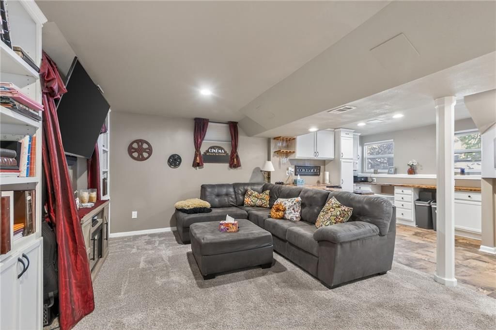 836 SW Lee Ann Drive — photo 30