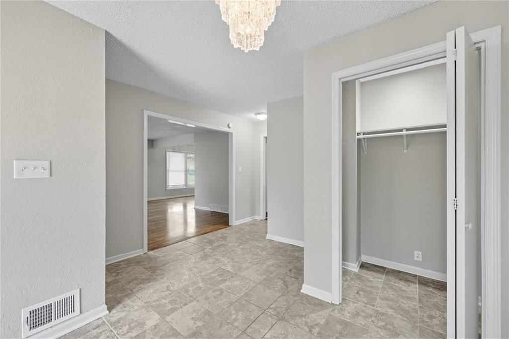 4206 E 104th Terrace — photo 5