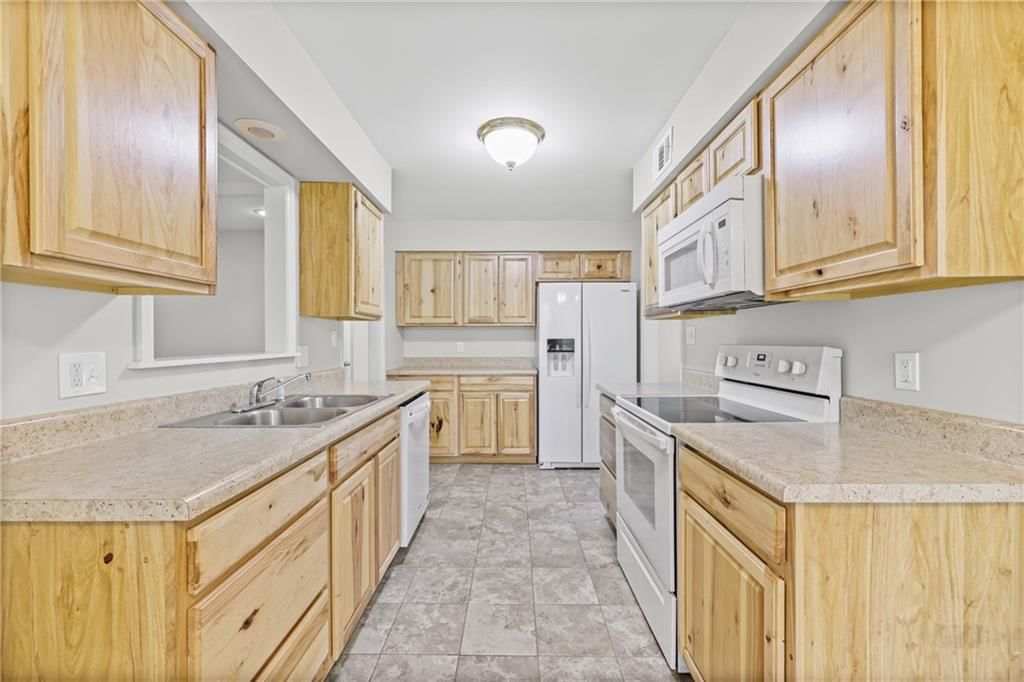 4206 E 104th Terrace — photo 10