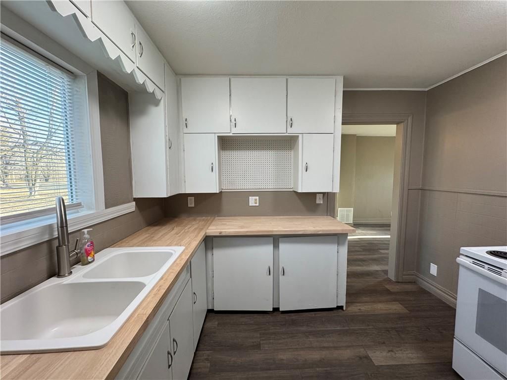 509 WAVERLY Way — photo 17