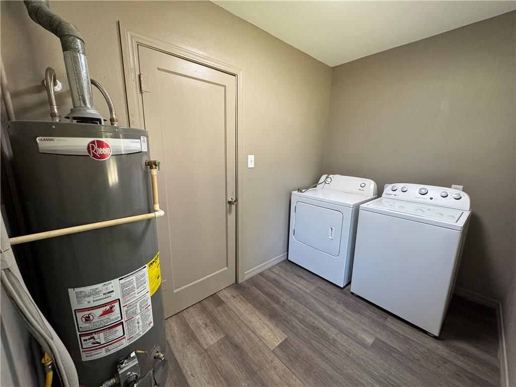 509 WAVERLY Way — photo 32