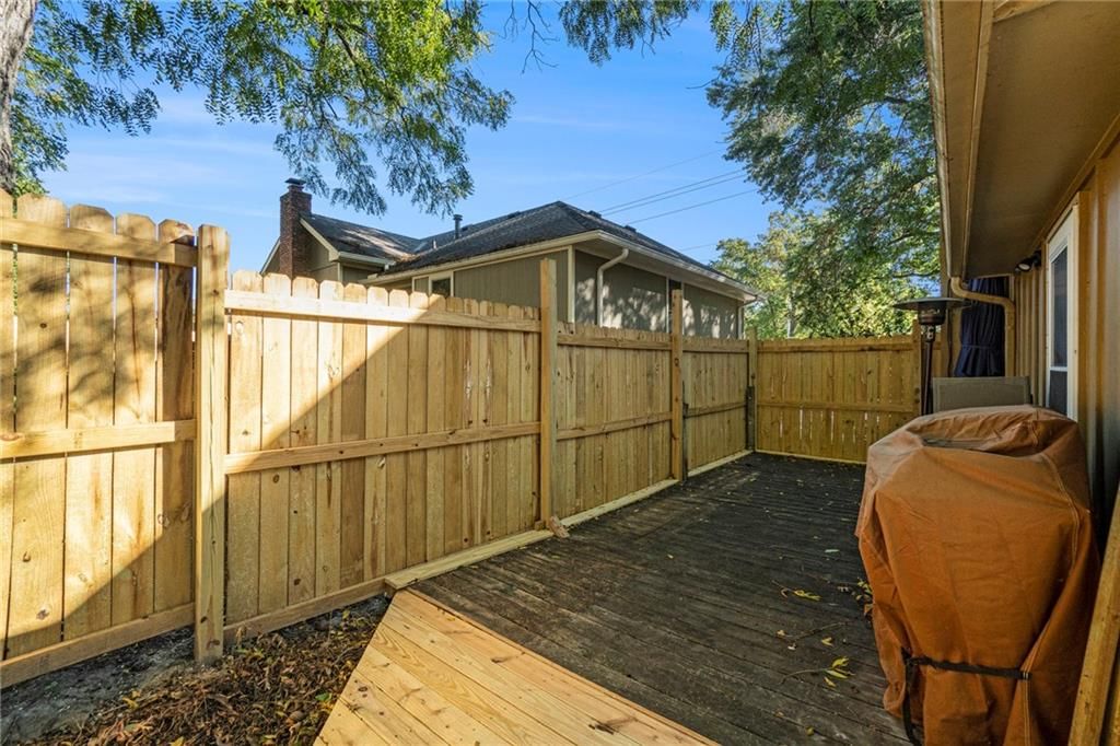 5820 N Indiana Avenue — photo 27
