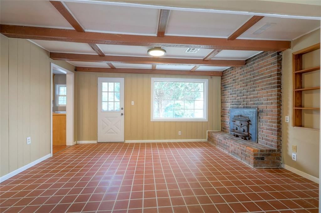Photo 6 of 24 - 163 N Emerson Street