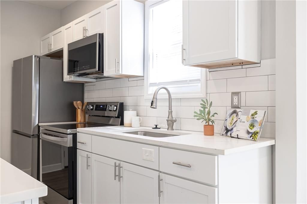 423 N Drury Avenue — photo 13
