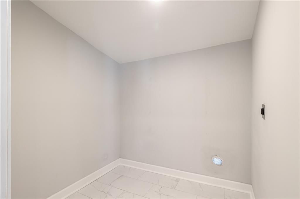 423 N Drury Avenue — photo 17