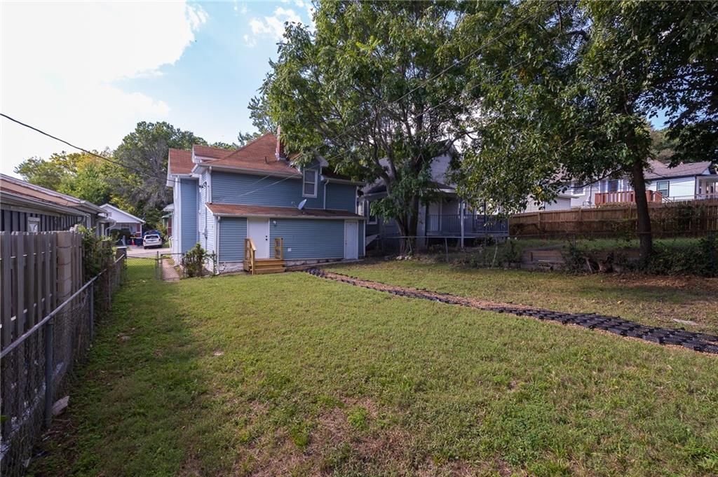 423 N Drury Avenue — photo 29