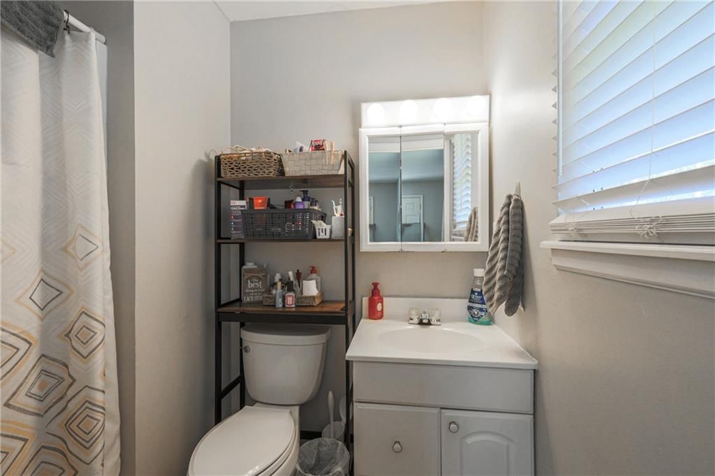 Photo 13 of 22 - 403 Ridgeway Drive