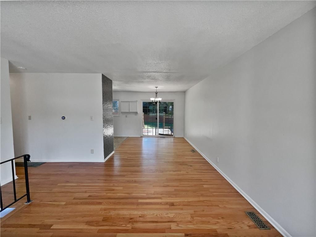 1209 Liberty Drive Terrace — photo 3