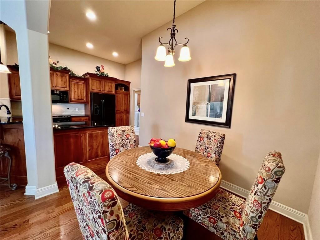 4149 NE Chapel Manor Drive — photo 6