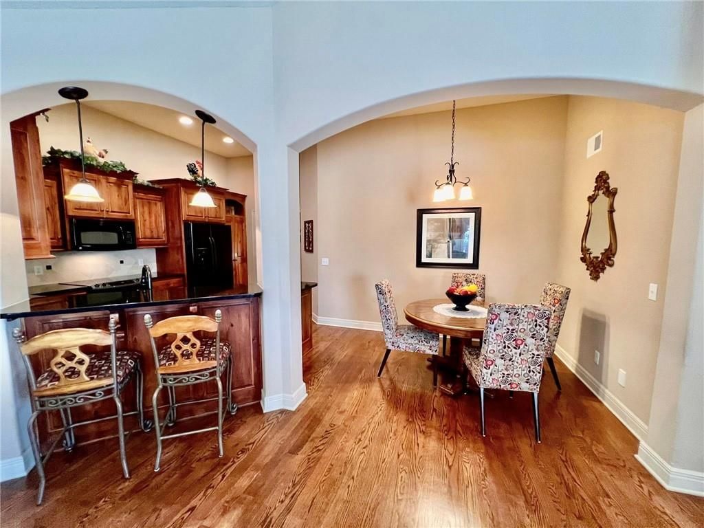 4149 NE Chapel Manor Drive — photo 9