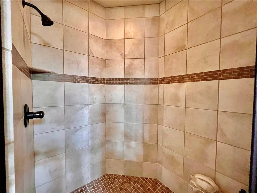 4149 NE Chapel Manor Drive — photo 22