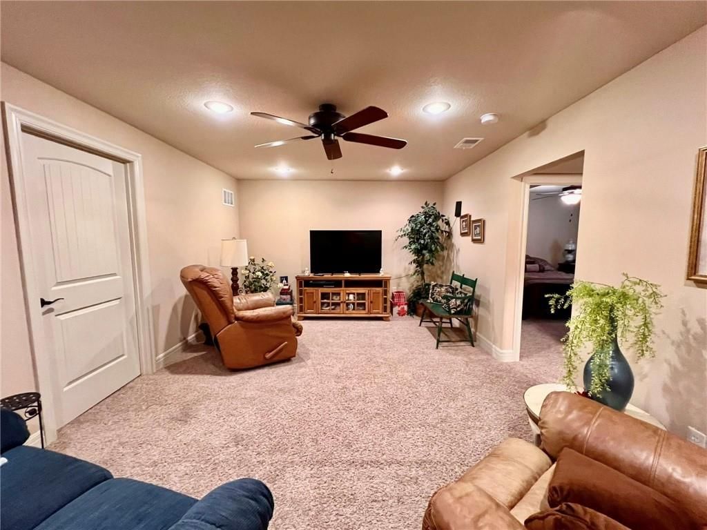 4149 NE Chapel Manor Drive — photo 30