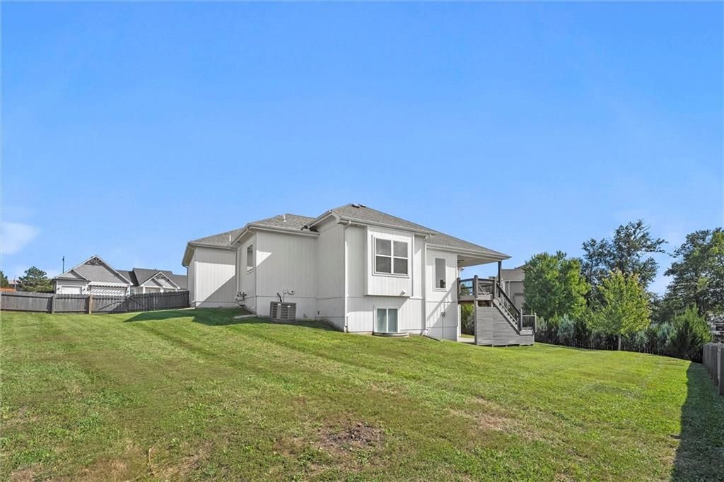 815 SE Shamrock Lane — photo 34