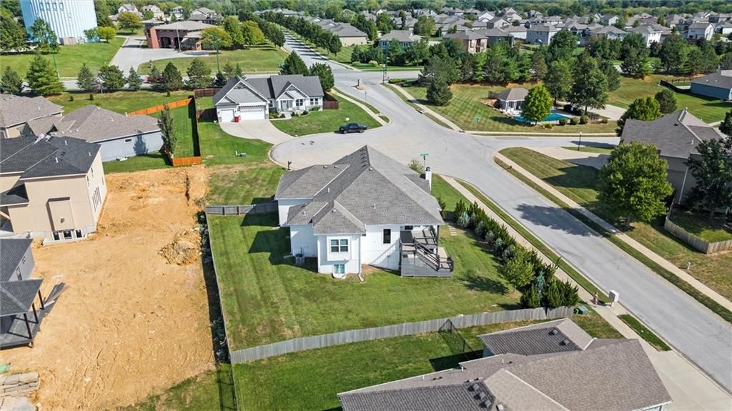 815 SE Shamrock Lane — photo 36