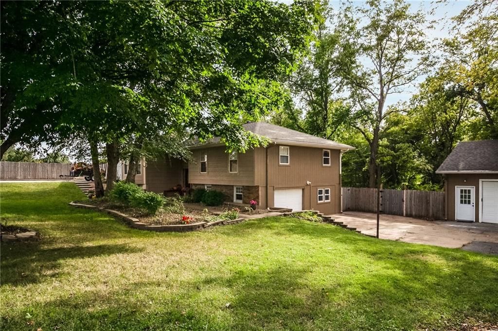 13521 Polfer Road, Kansas City, KS