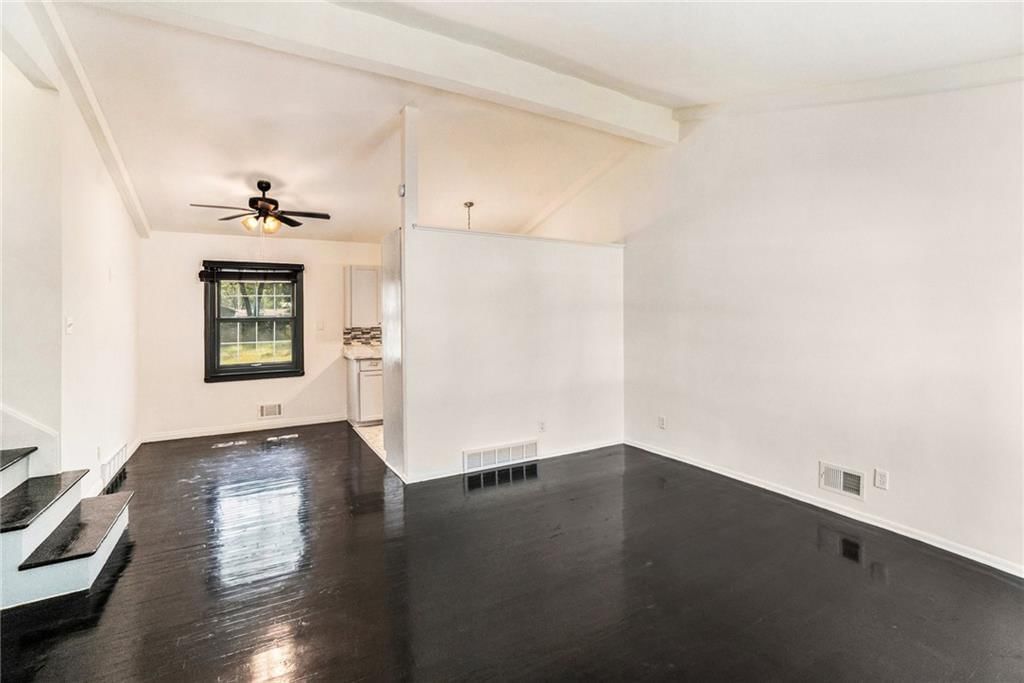 215 Grant Street — photo 12