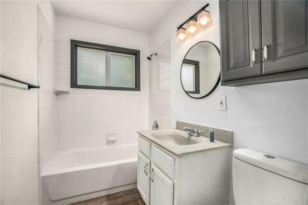 215 Grant Street — photo 26