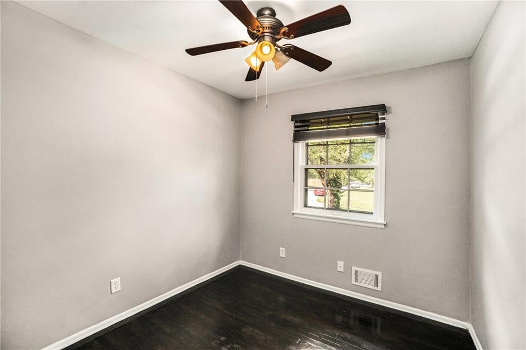 215 Grant Street — photo 27