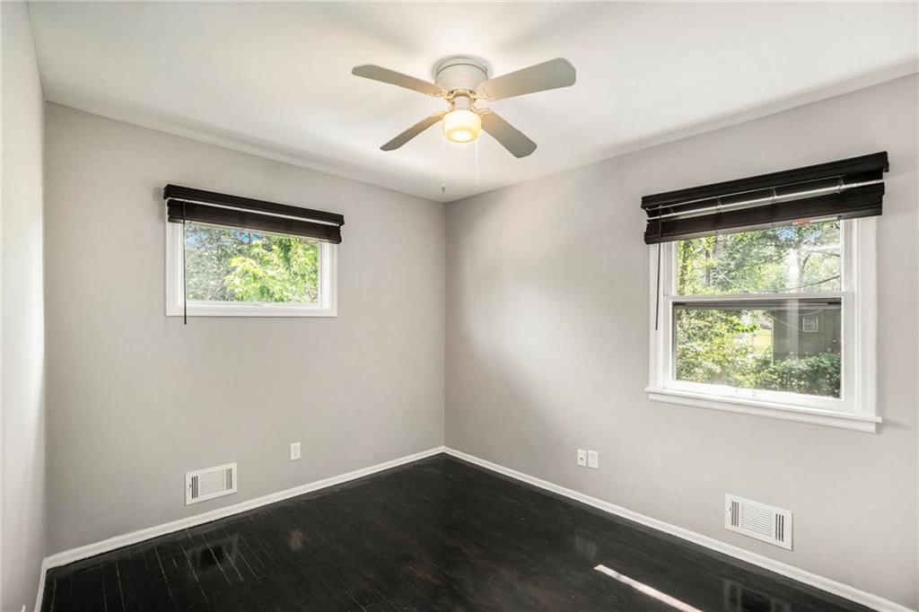 215 Grant Street — photo 28