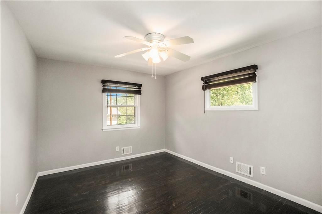 215 Grant Street — photo 29