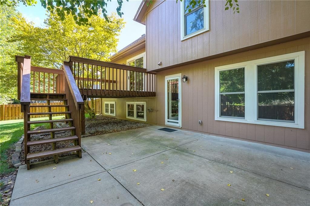 1404 Oakwood Drive — photo 6