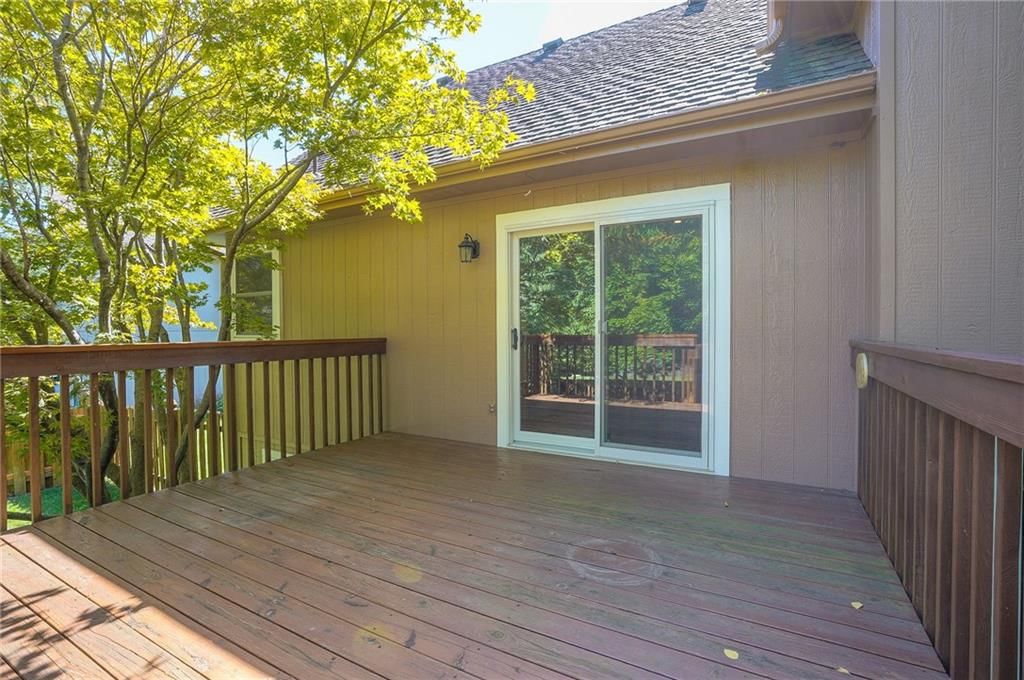 1404 Oakwood Drive — photo 7