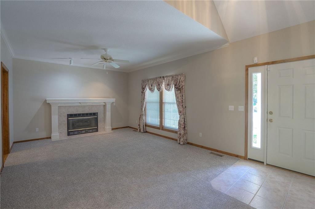1404 Oakwood Drive — photo 9
