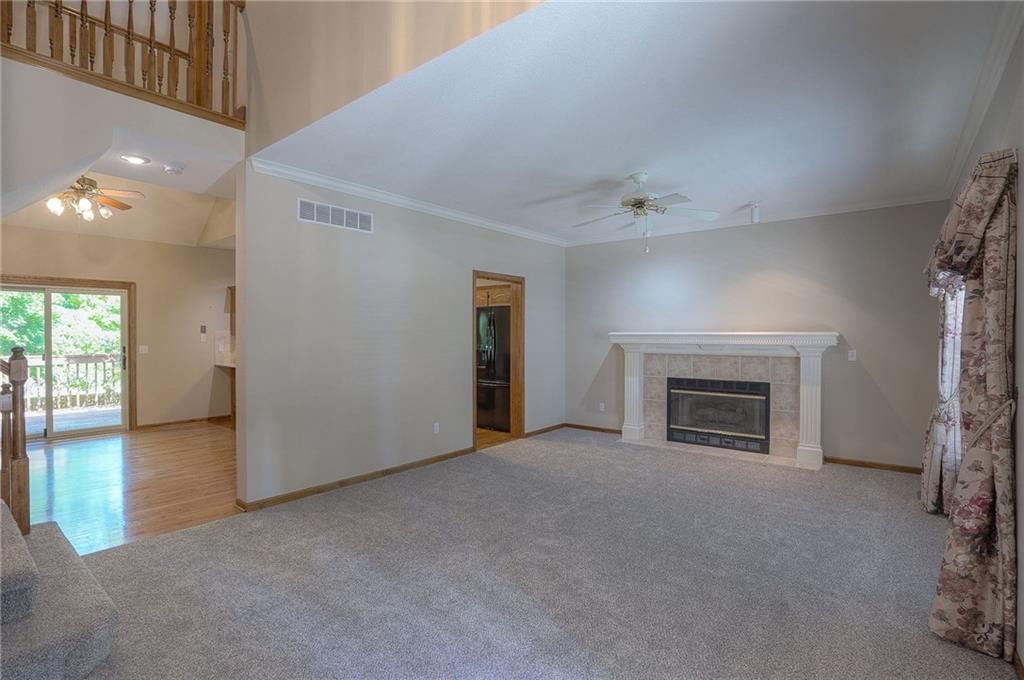 1404 Oakwood Drive — photo 10