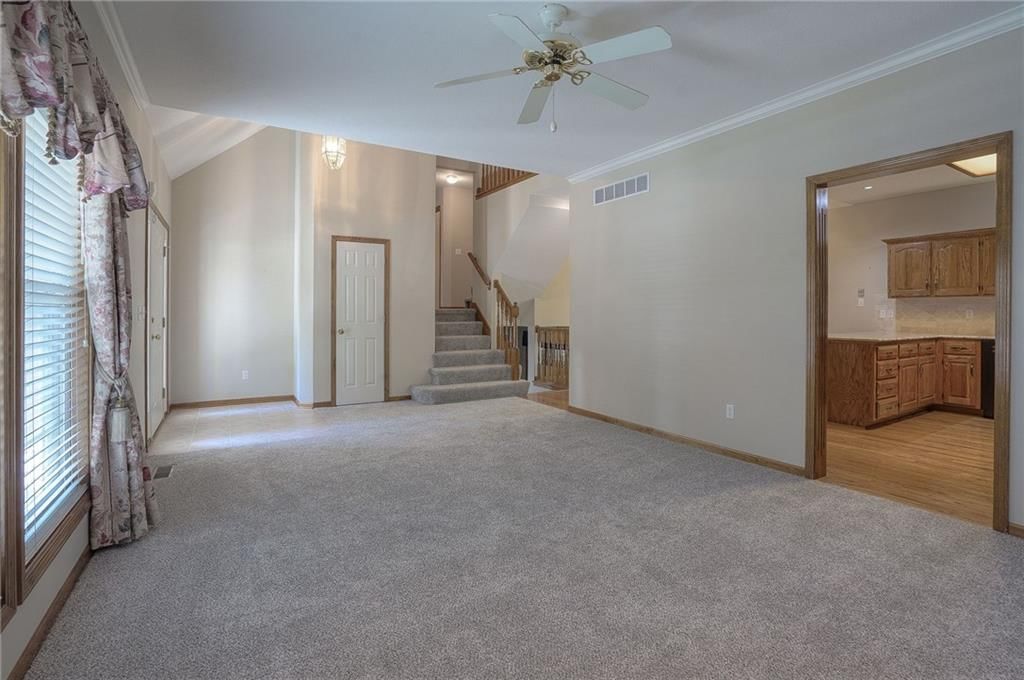 1404 Oakwood Drive — photo 12