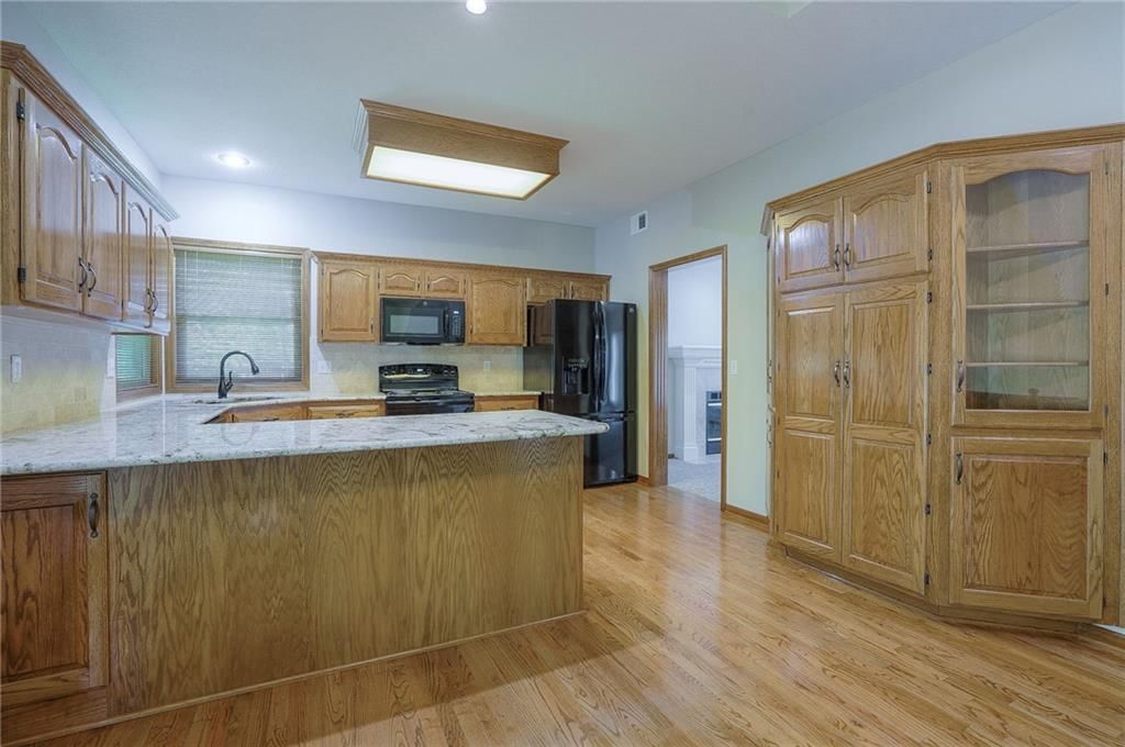 1404 Oakwood Drive — photo 15