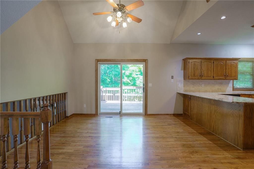 1404 Oakwood Drive — photo 19