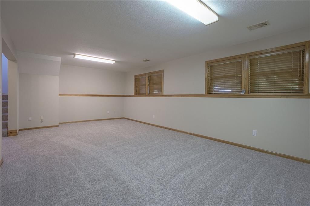 1404 Oakwood Drive — photo 29