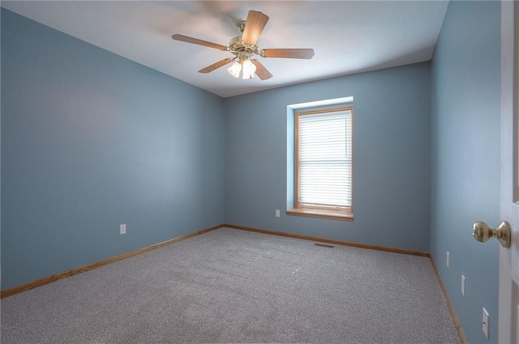 1404 Oakwood Drive — photo 37