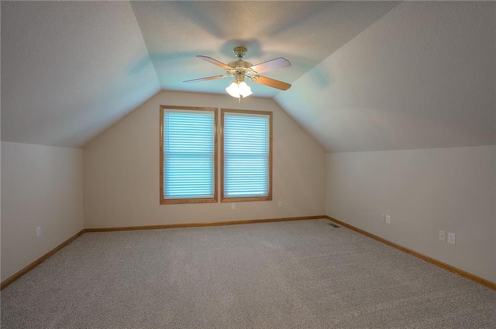 1404 Oakwood Drive — photo 39