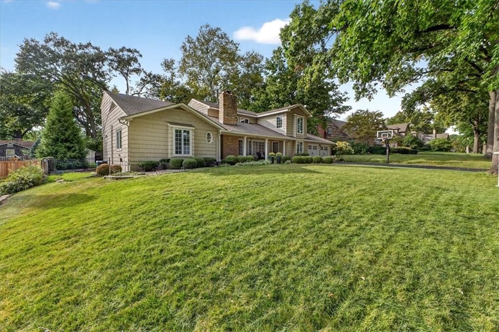 6010 Reinhardt Drive — photo 2