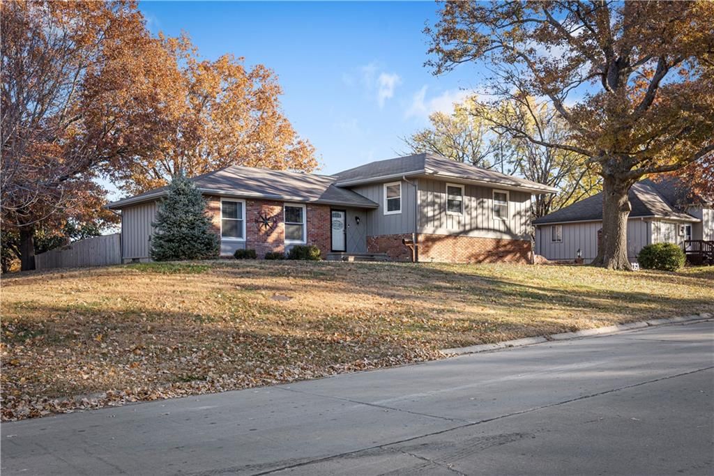 102 Brookside Drive — photo 2