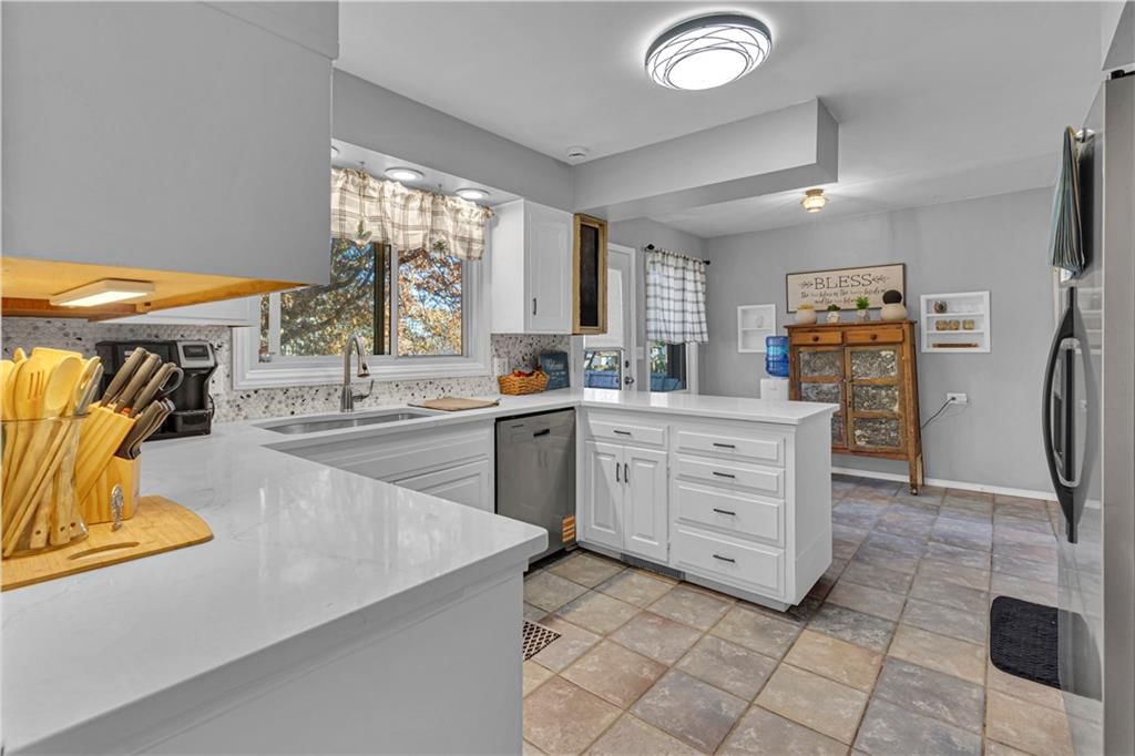 102 Brookside Drive — photo 13