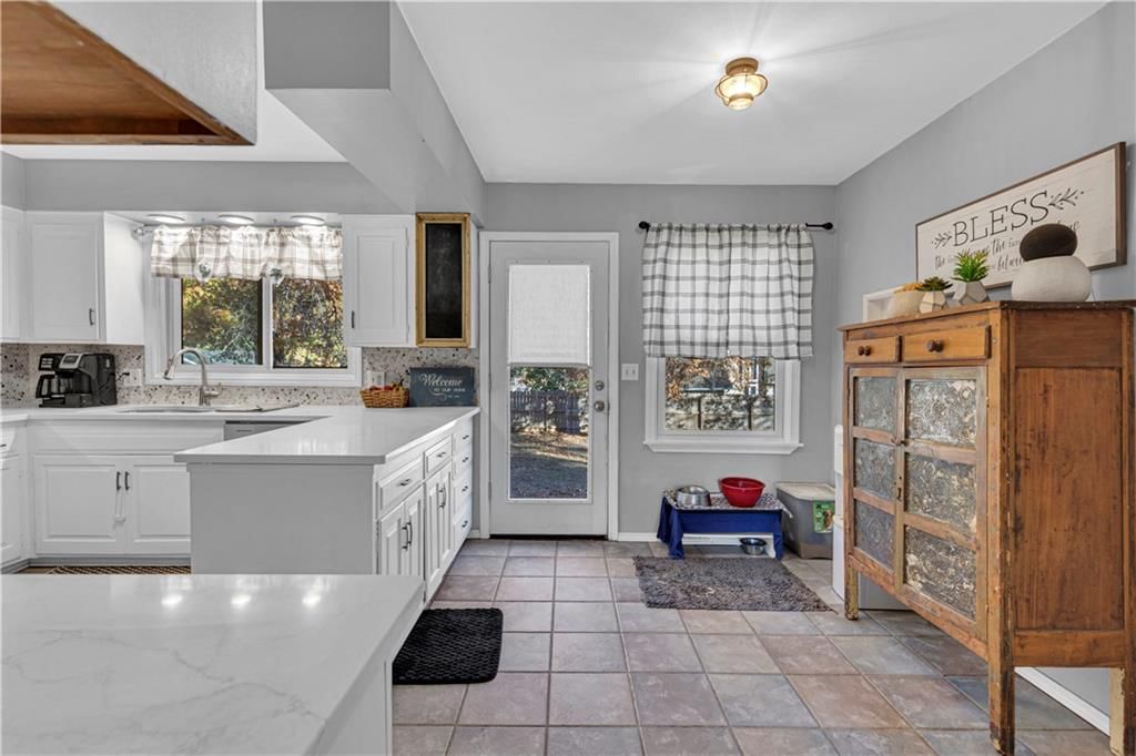102 Brookside Drive — photo 17