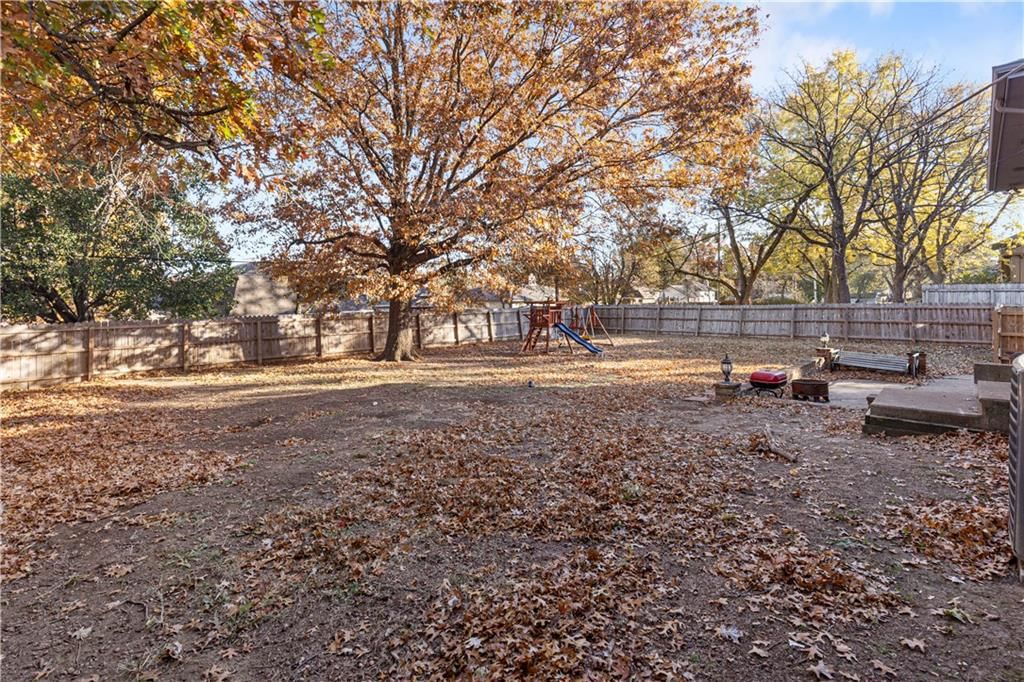 102 Brookside Drive — photo 39