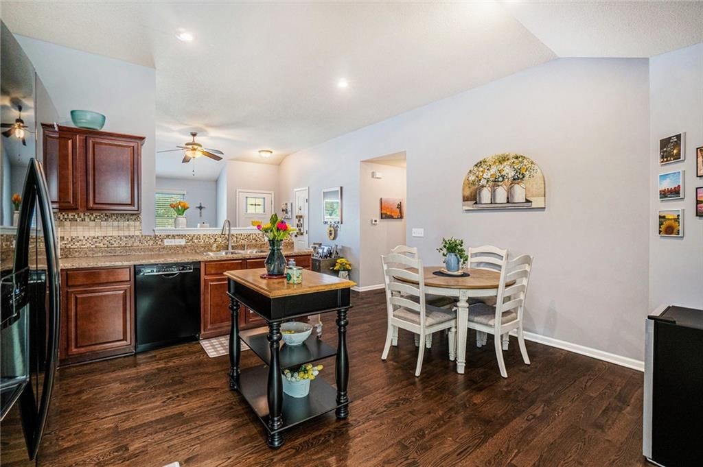 1100 SW Blackpool Drive — photo 5