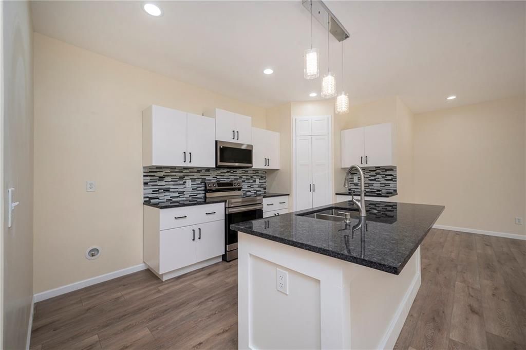 3711 N Wayne Avenue — photo 9