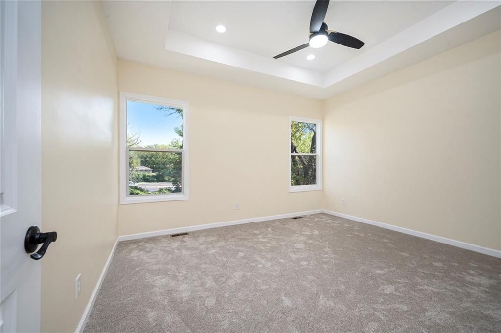 3711 N Wayne Avenue — photo 13