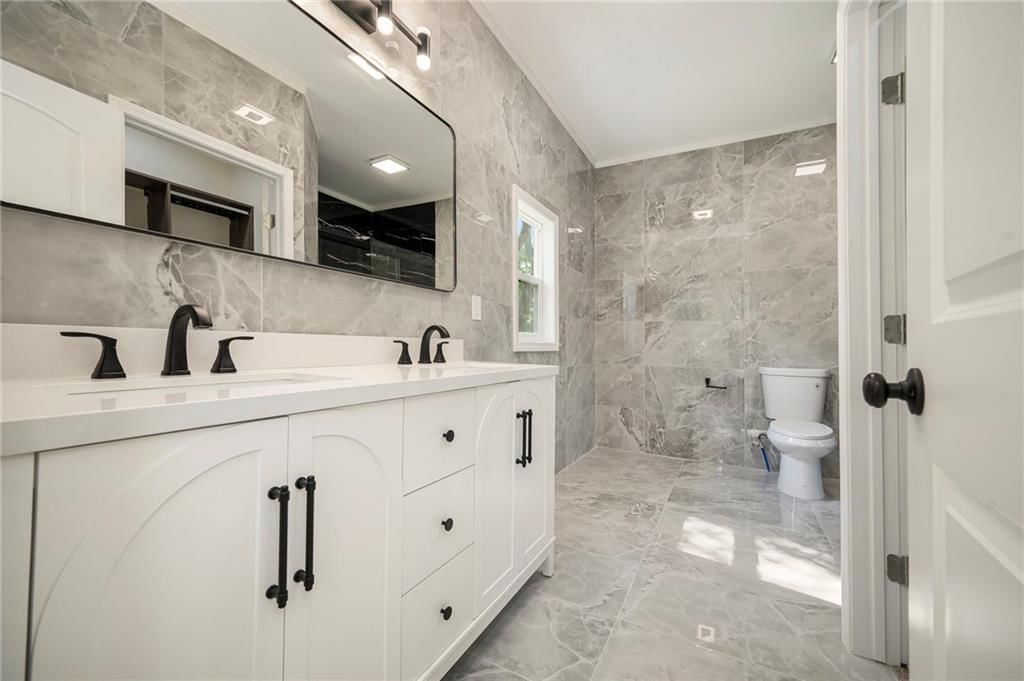 3711 N Wayne Avenue — photo 15