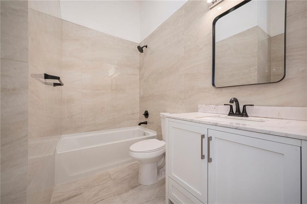 3711 N Wayne Avenue — photo 22