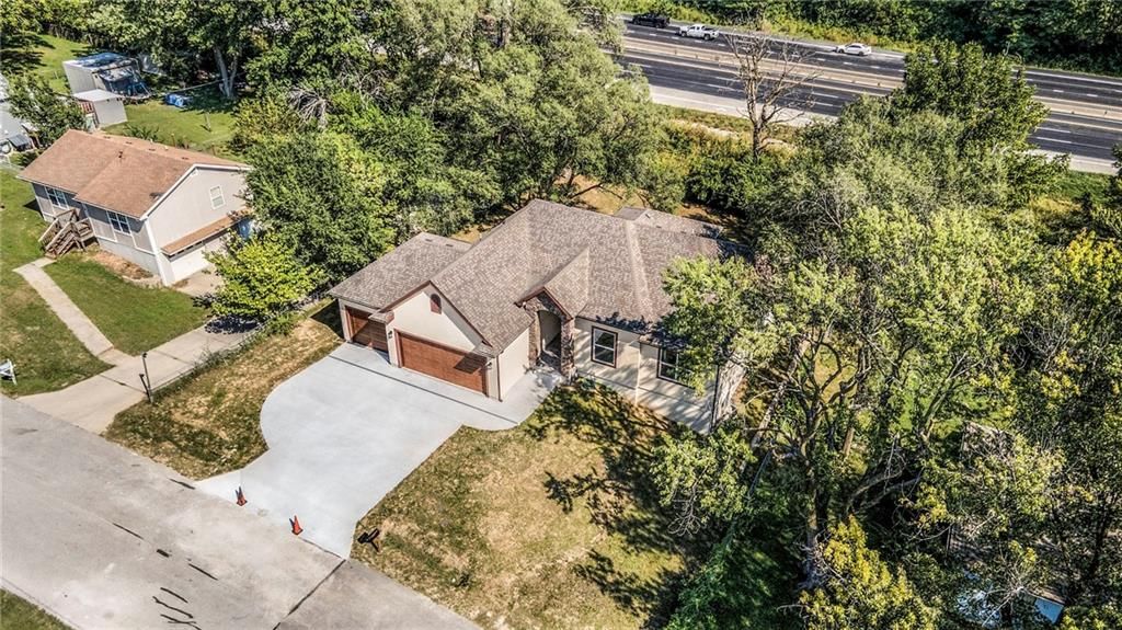 3711 N Wayne Avenue — photo 31