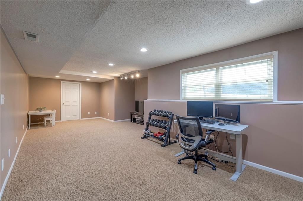 13974 W 147TH Street — photo 34
