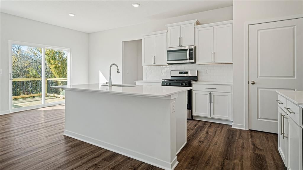 612 Izzy Way — photo 5