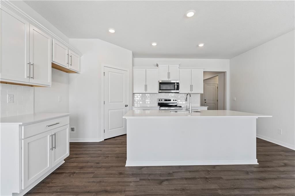 612 Izzy Way — photo 31
