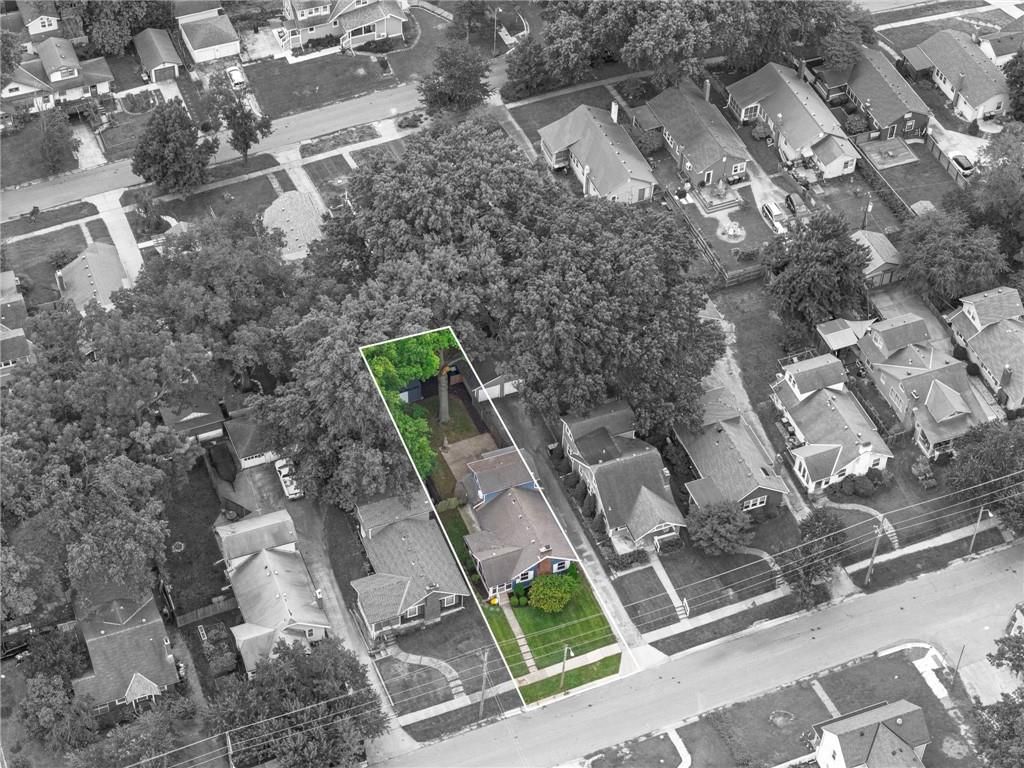 Photo 19 of 22 - 635 E 61ST Street